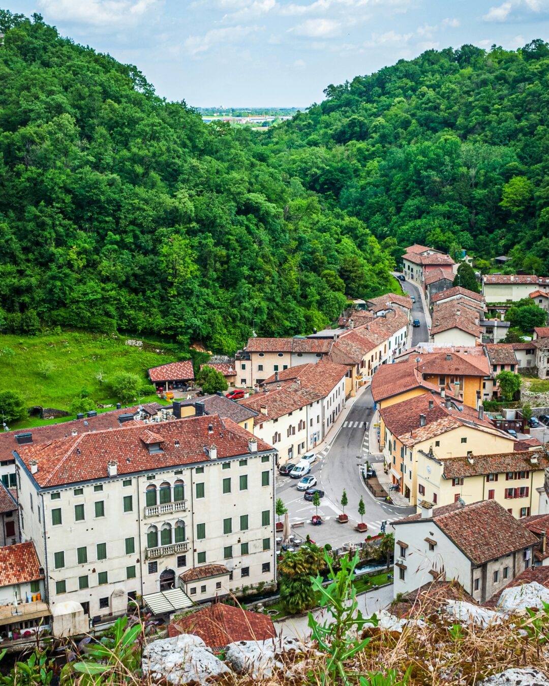 Village vallonné illustrant la règle des tiers.
